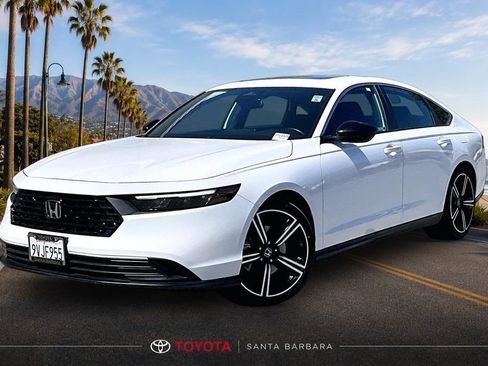 Used 2025 Honda Accord Sport image 3