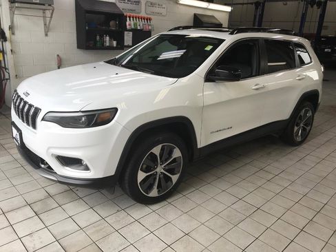 Used 2022 Jeep Cherokee Limited w/ Elite Package AWD/4WD image 11