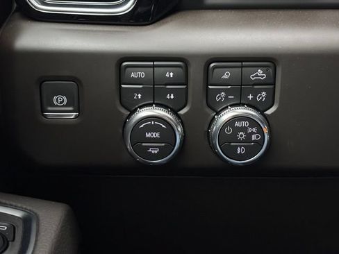 New 2026 GMC Sierra 2500 Denali w/ Denali Reserve Package AWD/4WD image 25