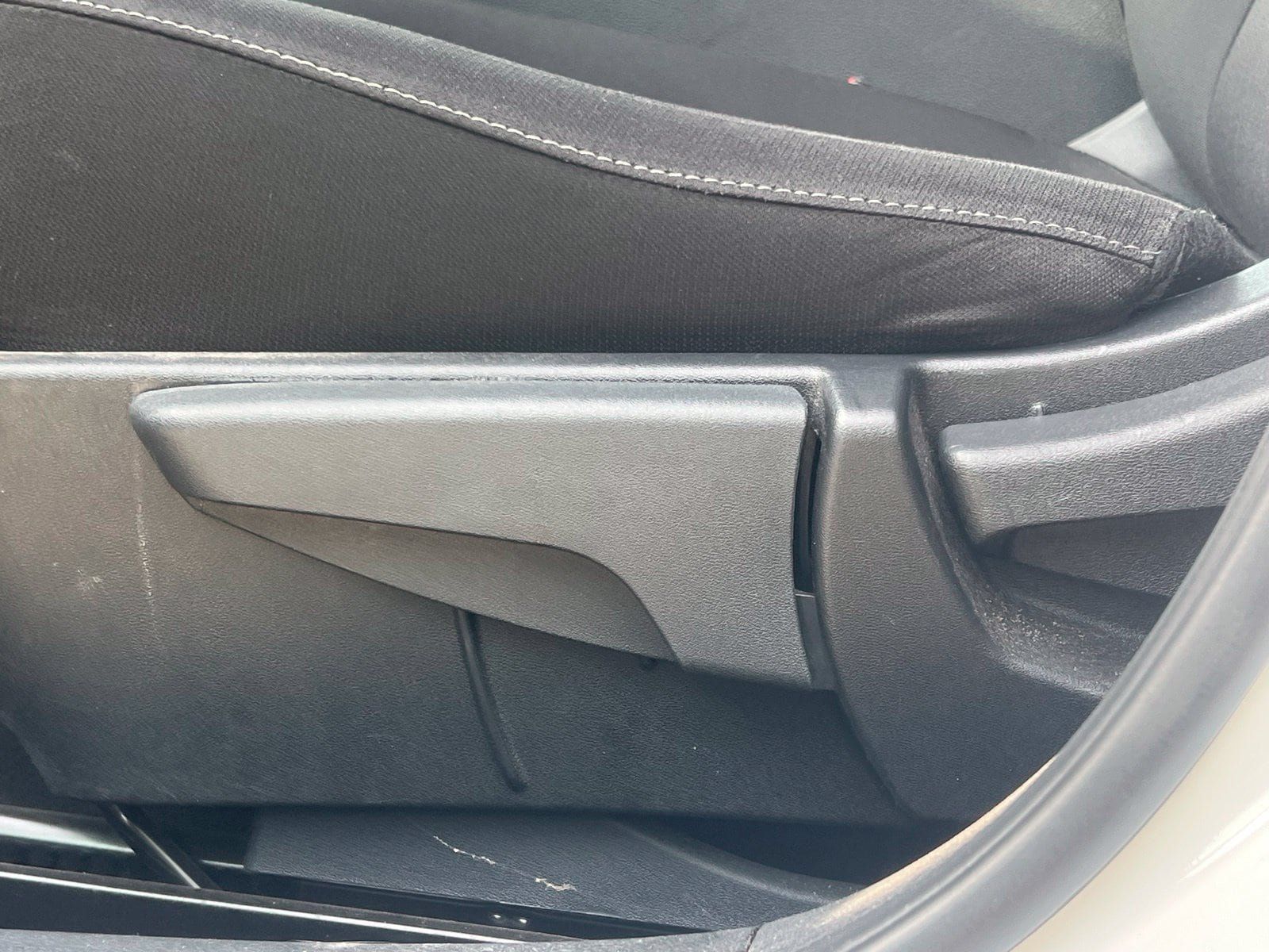 Used 2025 Nissan Sentra SV FWD image 23