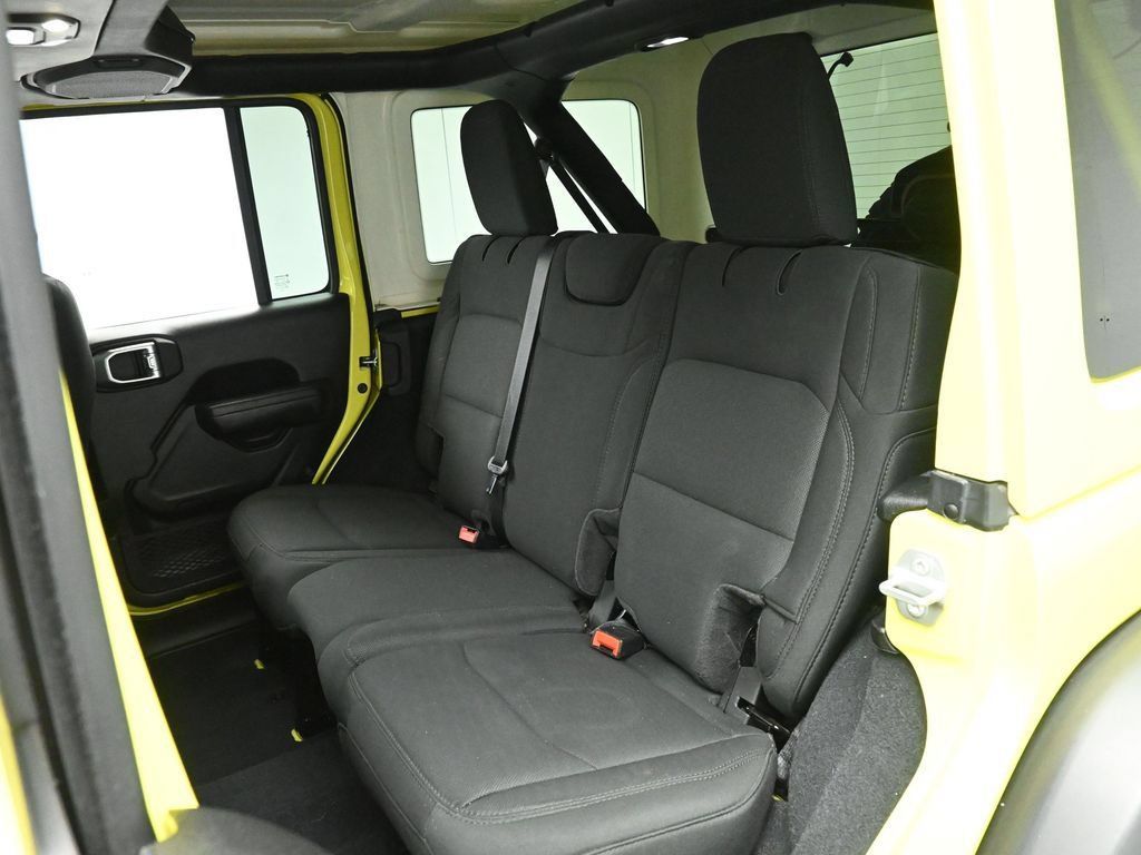 Used 2022 Jeep Wrangler Unlimited Sport AWD/4WD image 15