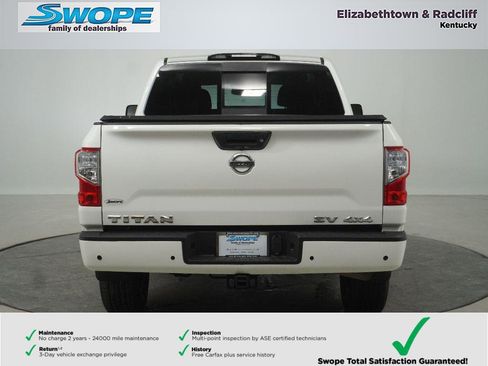 Used 2021 Nissan Titan SV w/ SV Convenience Package image 4