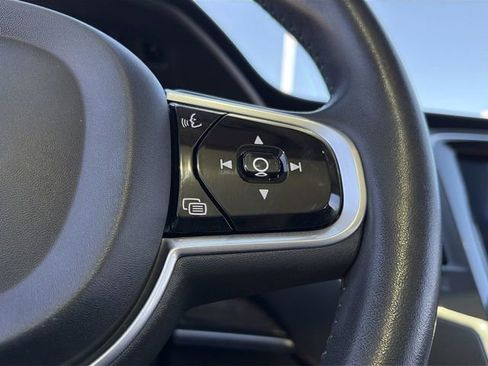 Used 2019 Volvo XC90 T5 Momentum w/ Protection Package Premier image 24