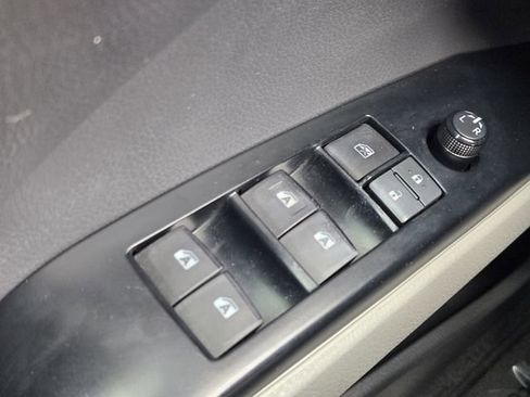 Used 2019 Toyota Camry SE FWD image 26