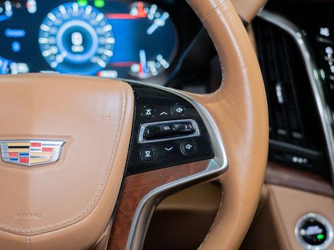 Used 2016 Cadillac Escalade Platinum AWD/4WD image 41
