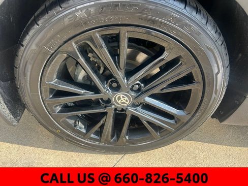 Used 2025 Toyota Camry SE FWD image 6
