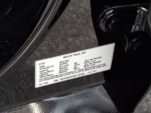 Used 2024 Tesla Model Y Long Range RWD image 26