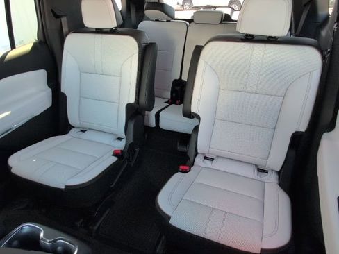 New 2026 Chevrolet Traverse High Country w/ LPO, Floor Liner Package image 8