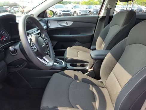 Used 2024 Kia Forte LXS w/ LXS Technology Package FWD image 8
