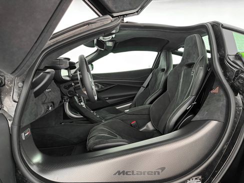 New 2026 McLaren 750S image 13