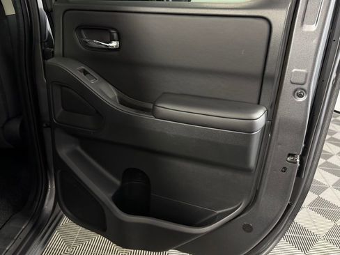 Used 2025 Nissan Frontier SV w/ SV Convenience Package RWD image 25
