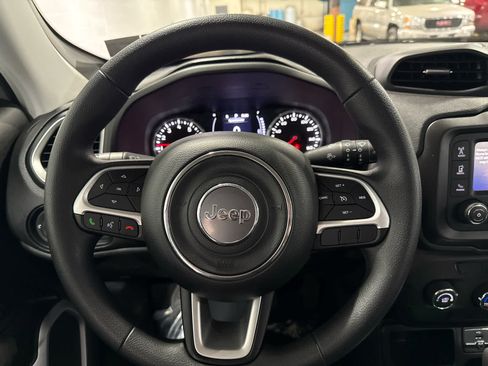 Used 2020 Jeep Renegade Sport w/ UConnect 7.0 Group FWD image 11