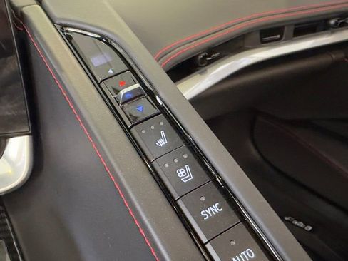 Used 2021 Chevrolet Corvette Stingray Premium Conv w/ Z51 Performance Package RWD image 14