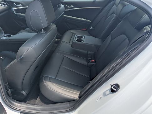 Used 2026 Genesis G70 2.5T image 12