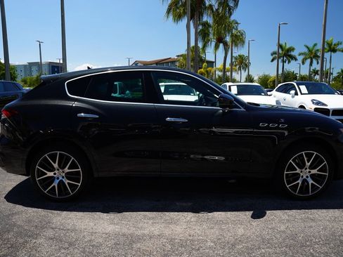 Used 2022 Maserati Levante Modena S AWD/4WD image 11