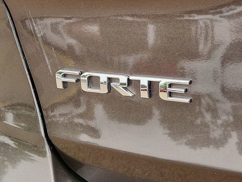 Used 2018 Kia Forte LX FWD image 8