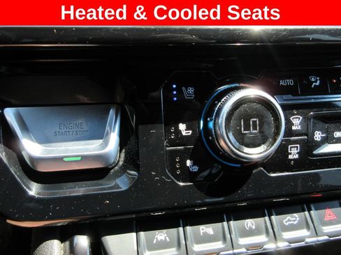 Certified 2024 GMC Sierra 1500 AT4 w/ Technology Package AWD/4WD image 17