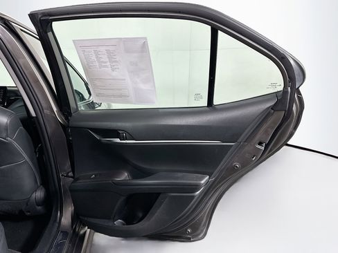 Used 2022 Toyota Camry SE FWD image 28