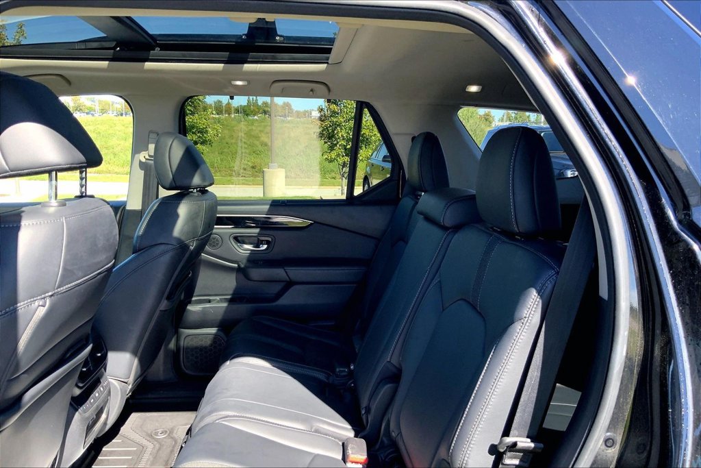 Used 2023 Honda Pilot Touring image 11