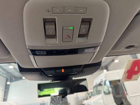 Used 2024 Nissan Ariya AWD image 28