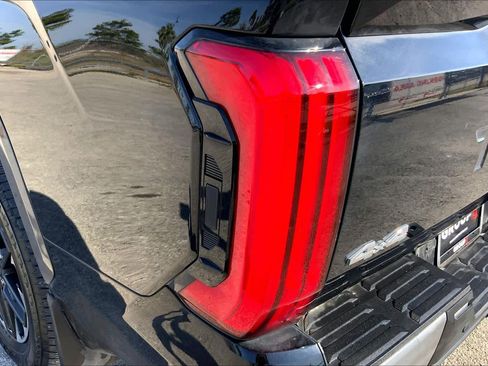 Used 2024 Toyota Tundra Limited image 27