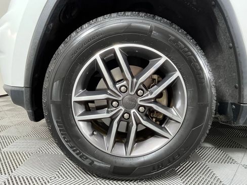 Used 2020 Jeep Grand Cherokee Limited w/ Luxury Group II image 7