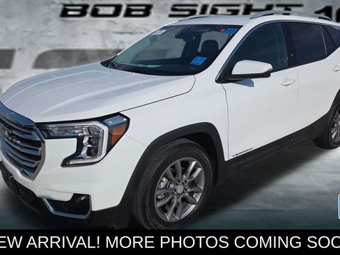 Used 2024 GMC Terrain SLT image 1