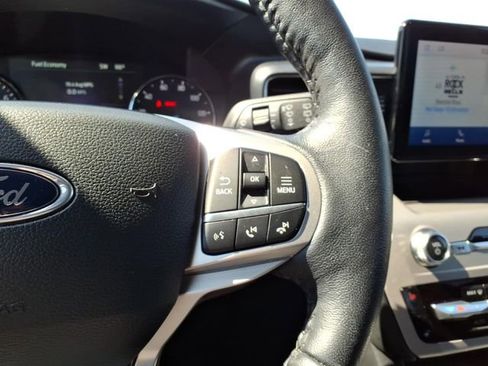 Used 2023 Ford Explorer XLT w/ Equipment Group 202A AWD/4WD image 18