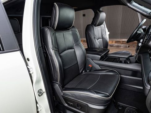 Used 2024 RAM 2500 Limited image 30