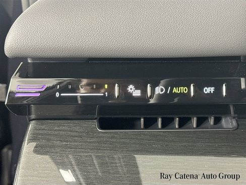 Used 2025 BMW 530i xDrive w/ M Sport Package image 10