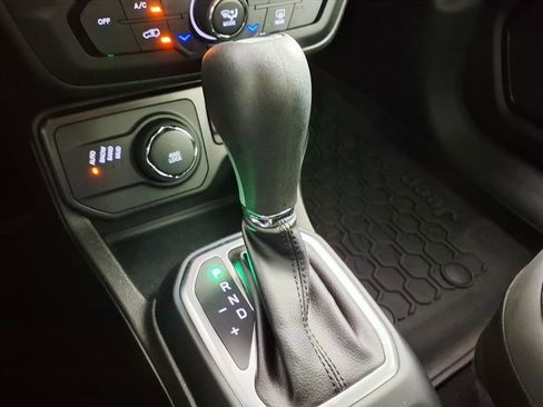 Used 2020 Jeep Renegade Altitude image 21
