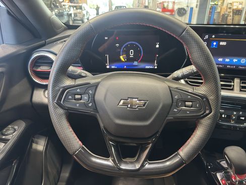 Used 2024 Chevrolet Trax RS w/ Driver Confidence Package FWD image 20