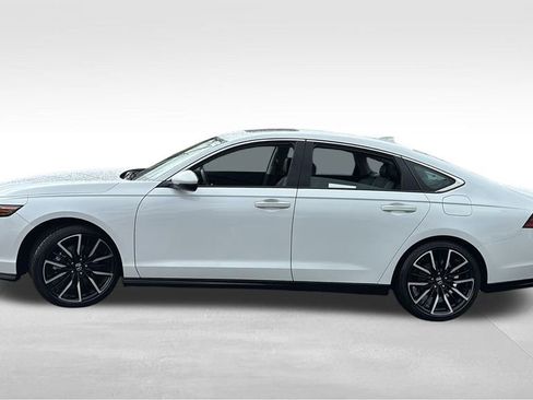 Used 2023 Honda Accord Touring image 4