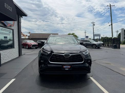 Used 2022 Toyota Highlander Limited AWD/4WD image 9