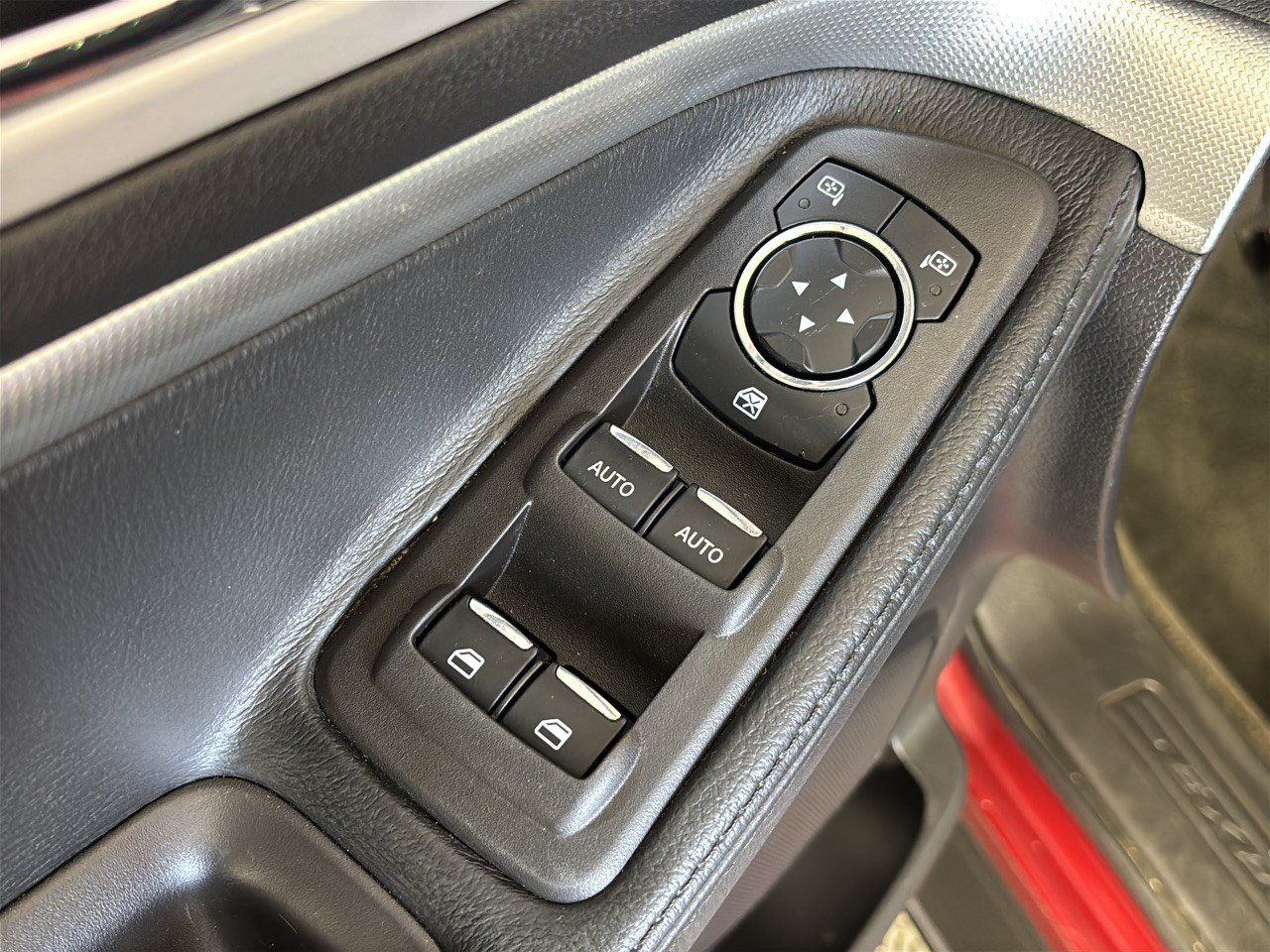 Used 2015 Ford Explorer XLT w/ Equipment Group 202A FWD image 15