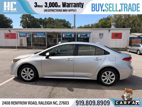 Used 2021 Toyota Corolla LE FWD image 2