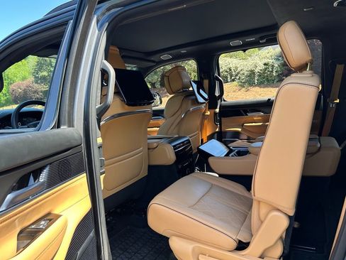 Used 2024 Jeep Grand Wagoneer Series III w/ Rear Seat Video Group 1 AWD/4WD image 47