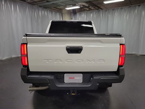 Used 2025 Toyota Tacoma SR image 7