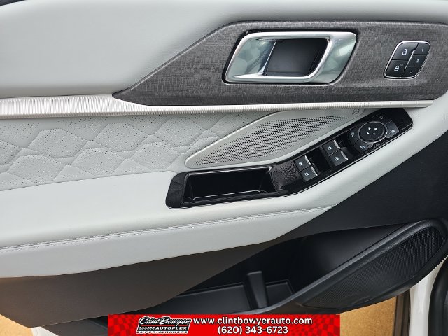 Used 2026 Ford Explorer Platinum w/ LUX Leather Package AWD/4WD image 11