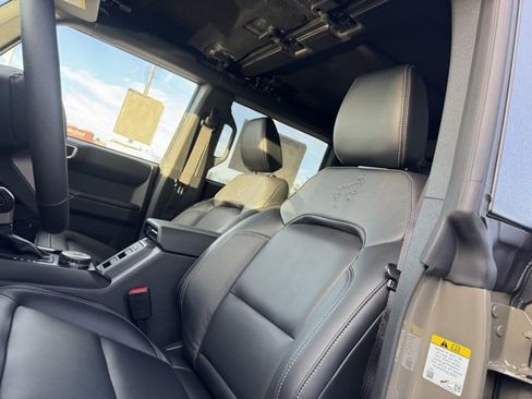 New 2025 Ford Bronco Outer Banks image 8