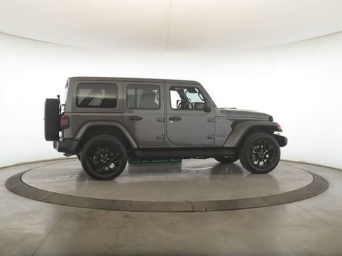 Used 2025 Jeep Wrangler Unlimited Sahara image 6
