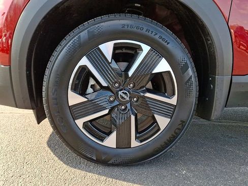 Certified 2025 Nissan Kicks SV image 11