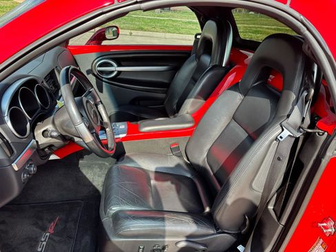 Used 2003 Chevrolet SSR w/ Preferred Equipment Group RWD image 9