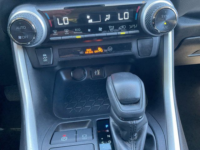 Used 2025 Toyota RAV4 LE AWD/4WD image 29