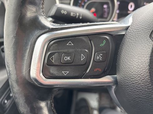 Used 2018 Jeep Wrangler Unlimited Sahara w/ Uconnect 4C Nav & Sound Group image 16