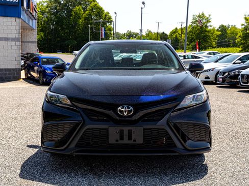 Used 2022 Toyota Camry SE image 2
