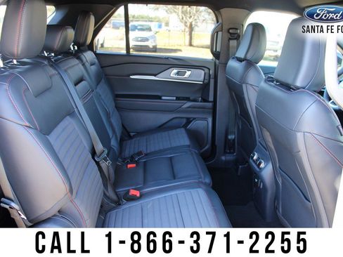 Used 2025 Ford Explorer ST-Line w/ Premium Package RWD image 48