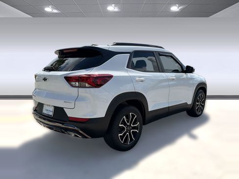 Used 2023 Chevrolet TrailBlazer ACTIV w/ Sun and Liftgate Package FWD image 9