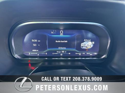 Used 2024 Chevrolet Suburban Premier AWD/4WD image 33