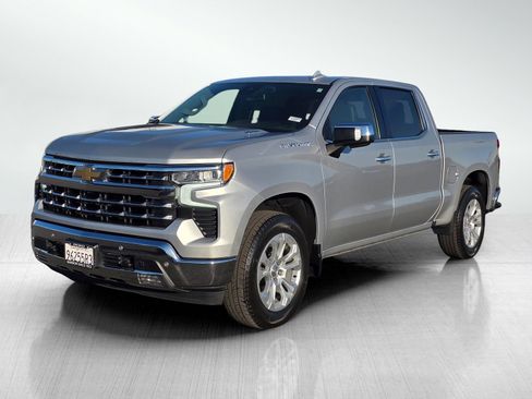 Used 2022 Chevrolet Silverado 1500 LTZ w/ LTZ Premium Package image 3